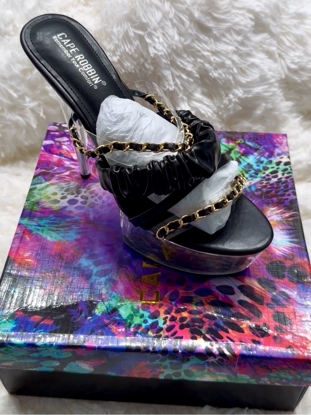 Cape Robbin Black Platform Slide with Gold Chain Trim - Picture 2 of 6